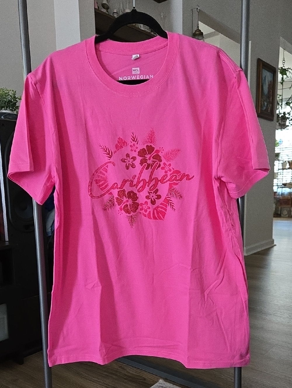 Women's Caribbean Graphic Tee - Neon Pink